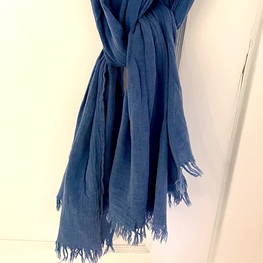 Lightweight Wrap Cozy Blue Like New